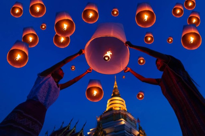 Floating lantern in Chiang Mai