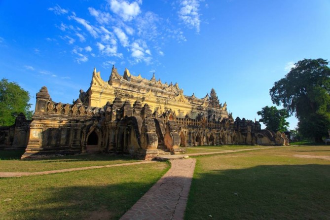 The Maha Aung Mye Bonzan Monastery mandalay travel blog