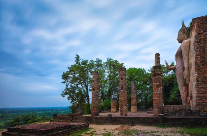 Wat Saphan Hin sukhothai travel guide