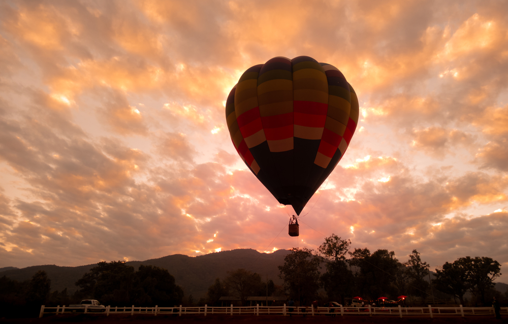 ชมบรรยากาศในมุมสูงบนบอลลูน ที่ Balloon Clubhouse ที่เที่ยวเชียงใหม่