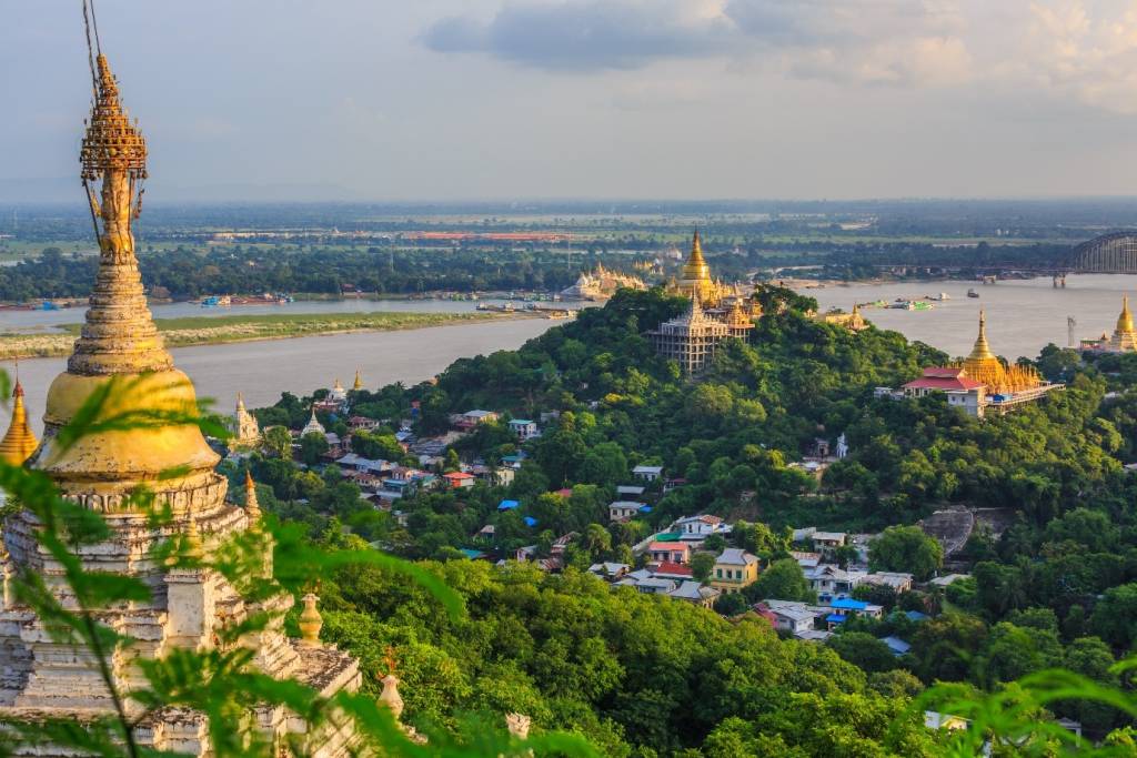 Mandalay Travel Guide