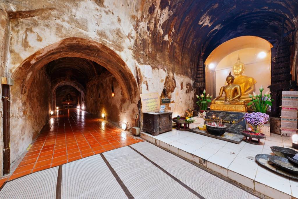 Wat Umong Chiang Mai