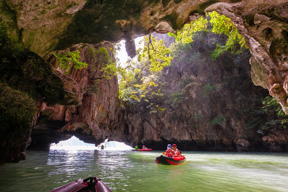 พายเรือแคนูที่เกาะห้อง