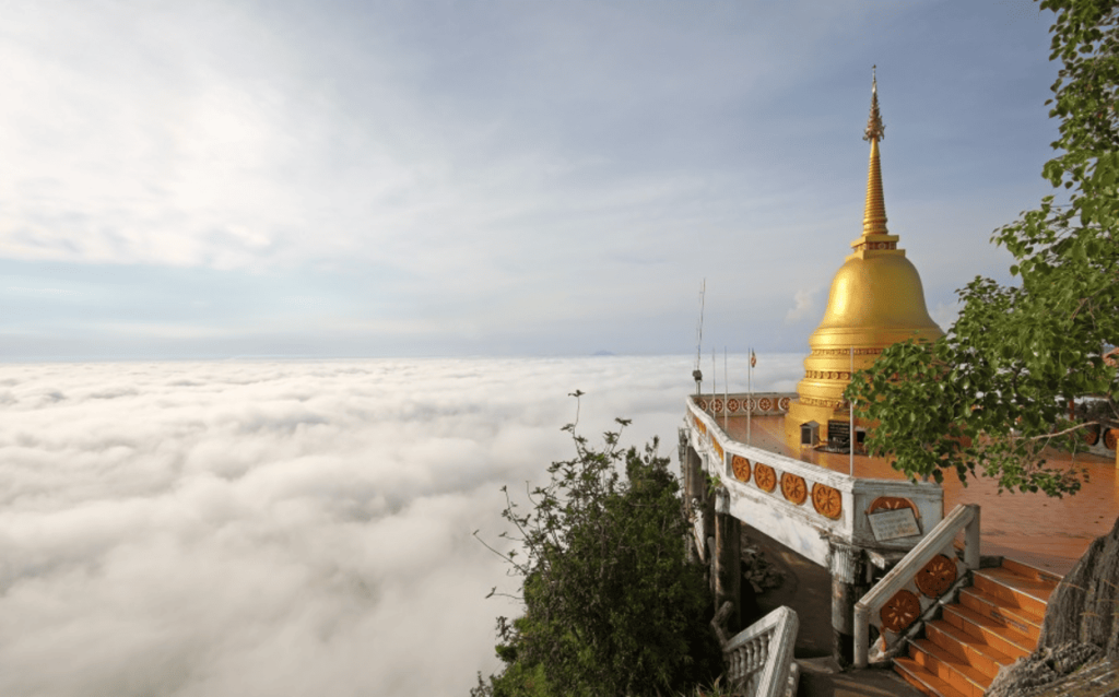 Khao Kaew Mountaintop Pagoda