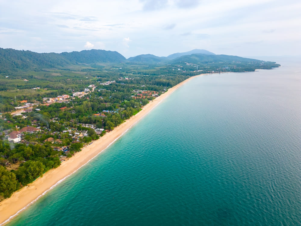 หาดพระแอะ ที่เที่ยวเกาะลันตาใหญ่ จังหวัดกระบี่