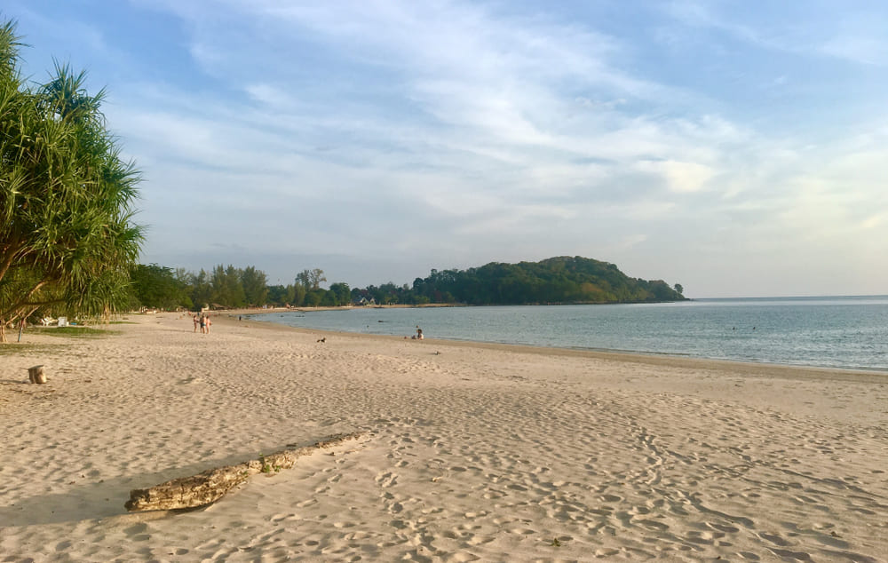 หาดคลองดาว ที่เที่ยวเกาะลันตาใหญ่ จังหวัดกระบี่