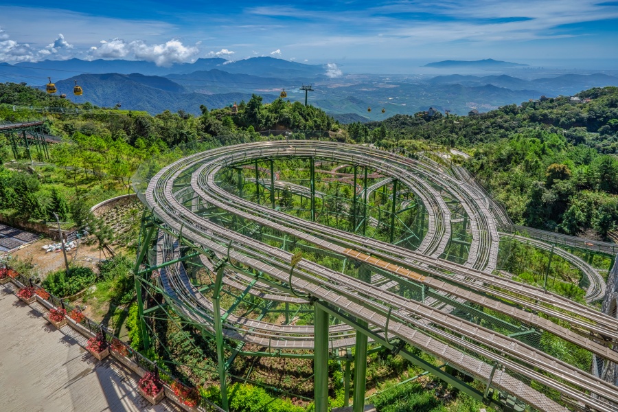 Ride the Alpine Coaster Da Nang