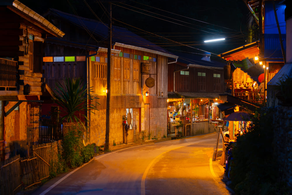 Mae Kampong Walking Street