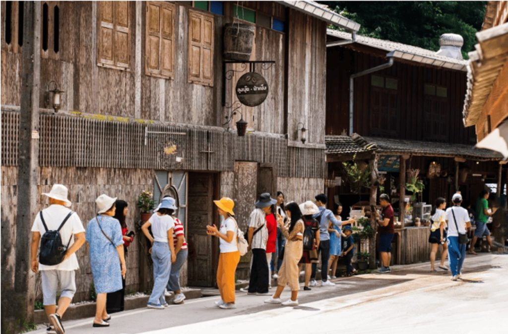 In front of Lung Pud Pa Peng coffee shop