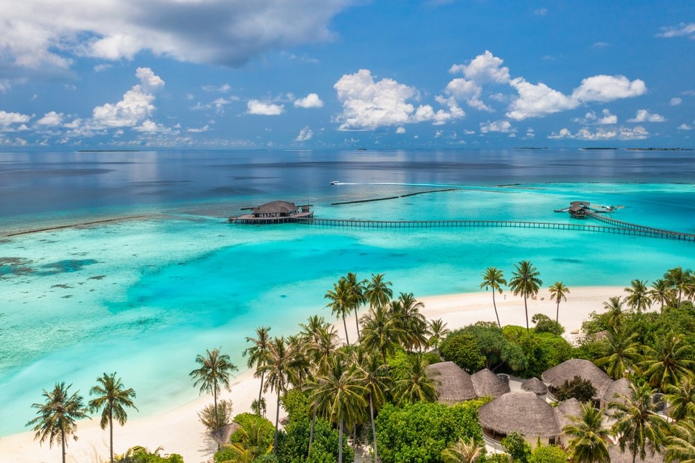 Best Season travel to the maldives