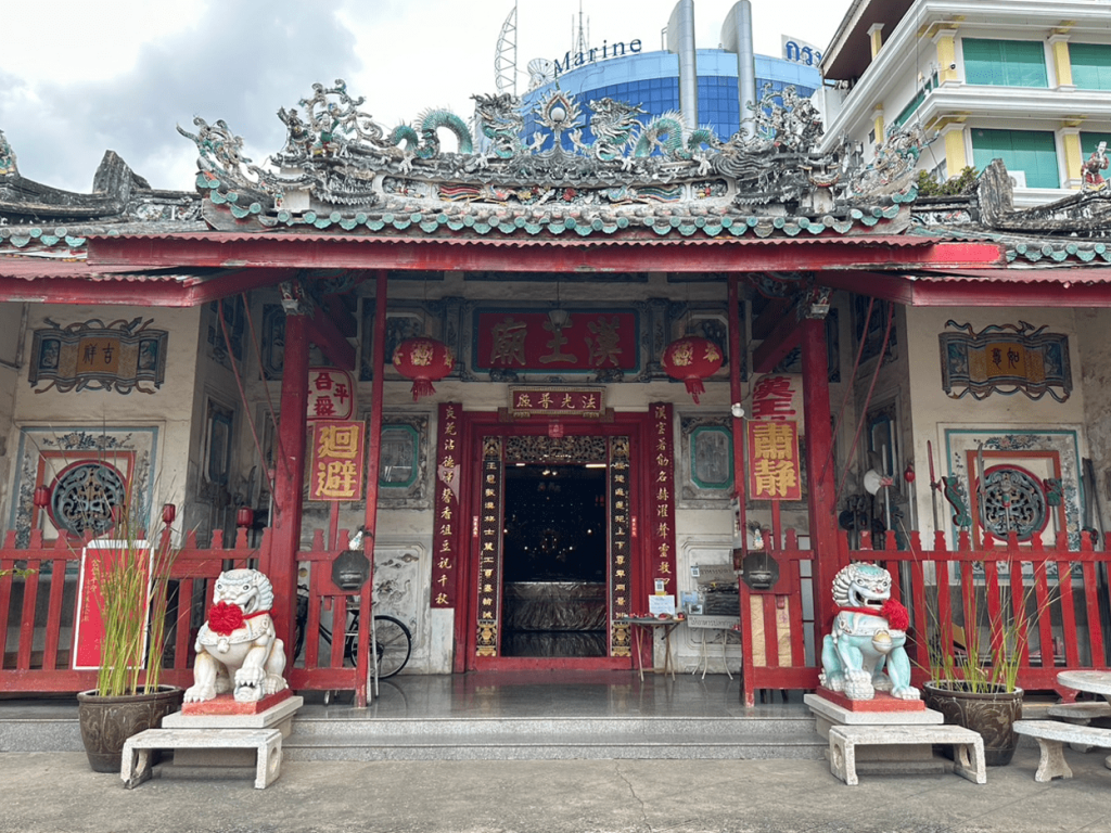 Rong Kueak Shrine