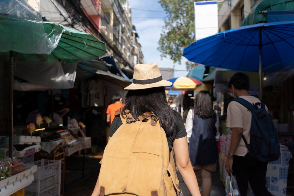 Women walking at Wang Lang