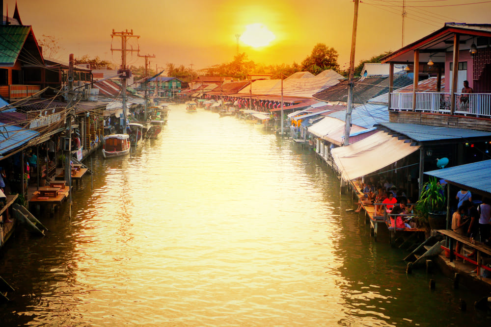 Amphawa Floating Market