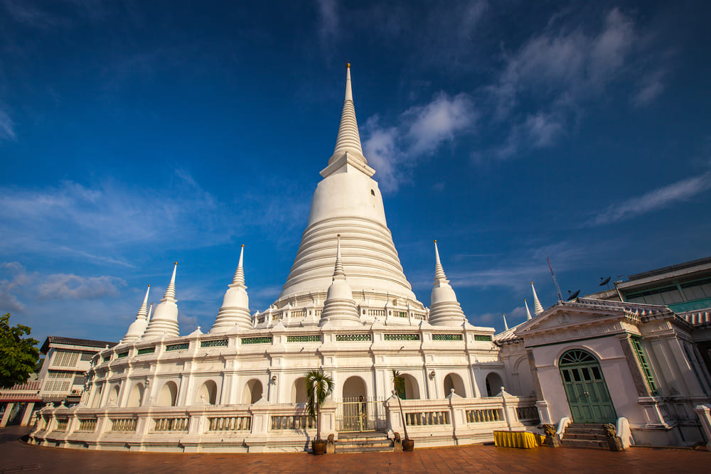 White pagoda at Wat Prayun