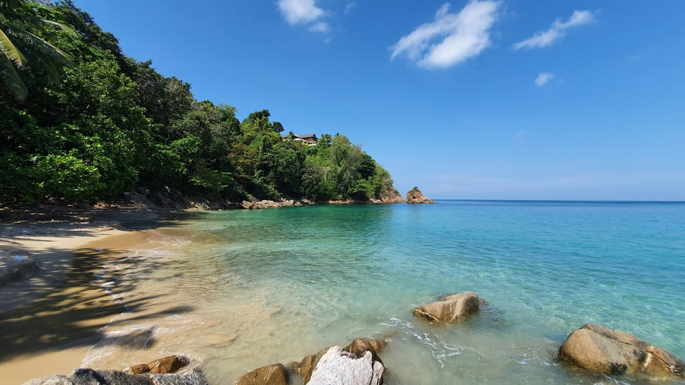 หาดกล้วย ภูเก็ต