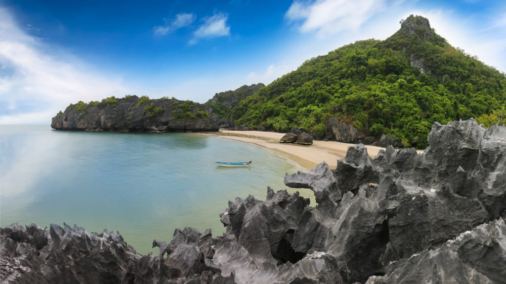 เที่ยวหมู่เกาะอ่างทอง ที่ หาดสองพี่น้อง