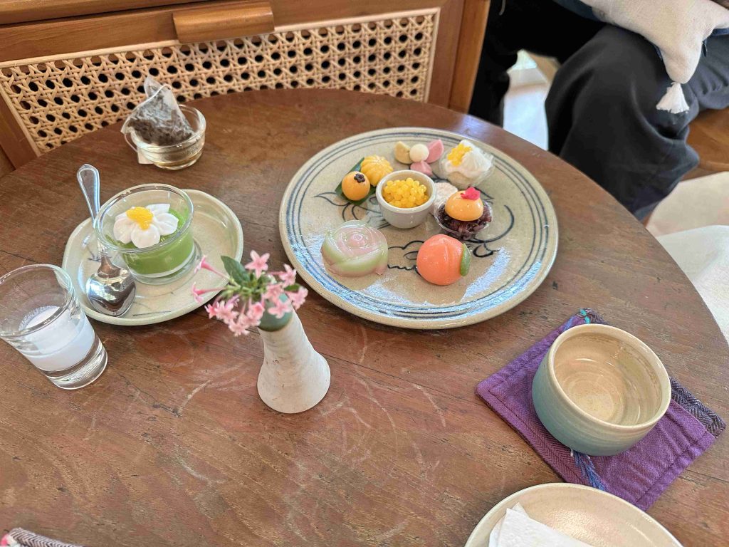 ขนมหวาน บ้านมยุรา