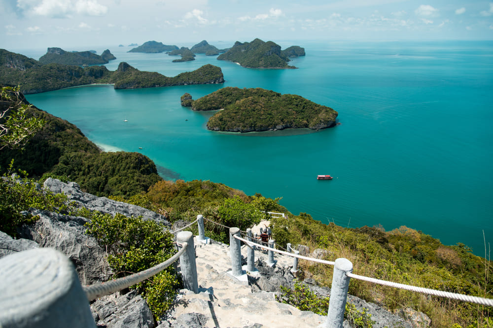 เที่ยวหมู่เกาะอ่างทอง ที่ ผาจันทร์จรัส