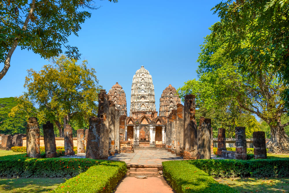 Wide view of Wat Si Sawai in Sukhothai Historical Park