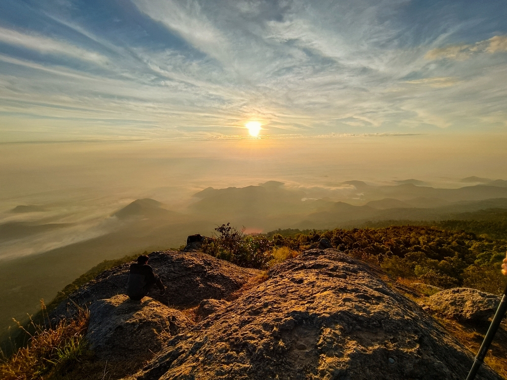 Sunrise view overlooking the sea of mist at Khao Luangin Ramkhamhaeng National Park