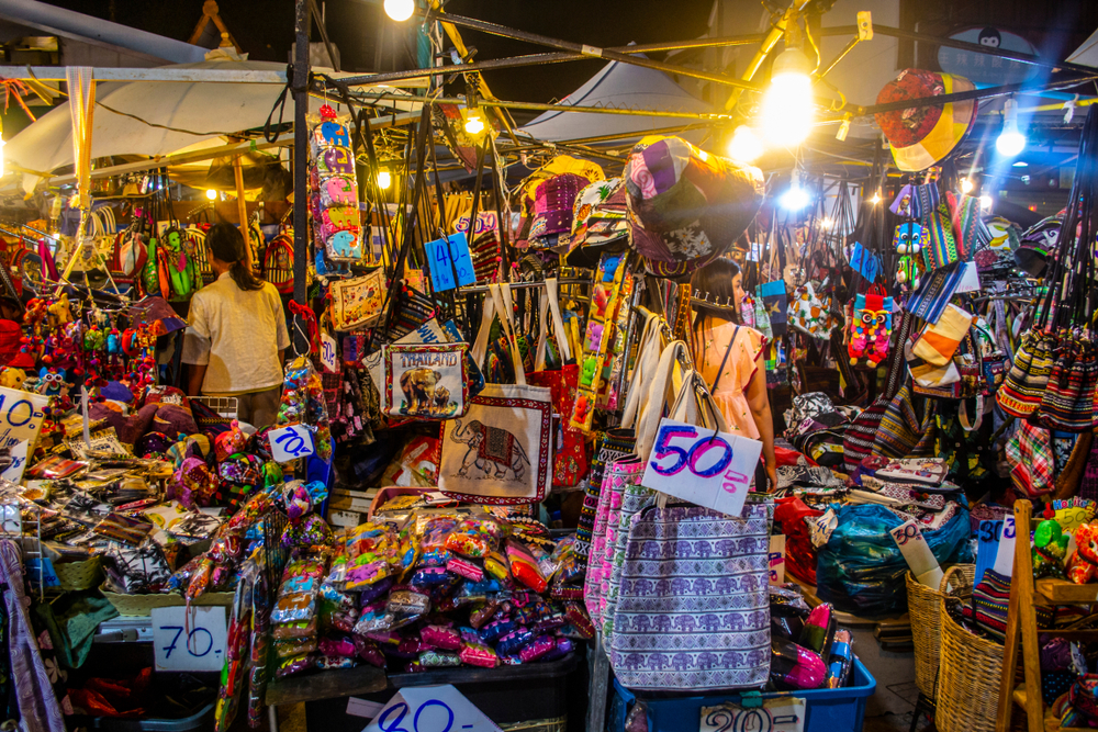 Vendors at Tha Phae Walking Street Market