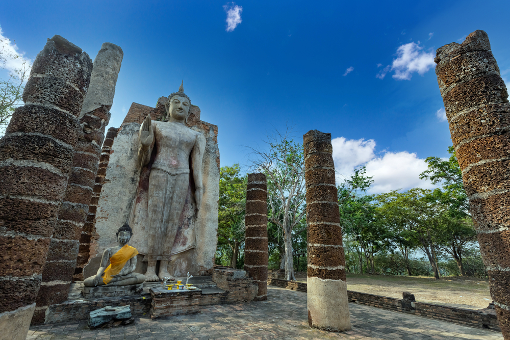 The atmosphere of Wat Saphan Hin in Sukhothai Historical Park.