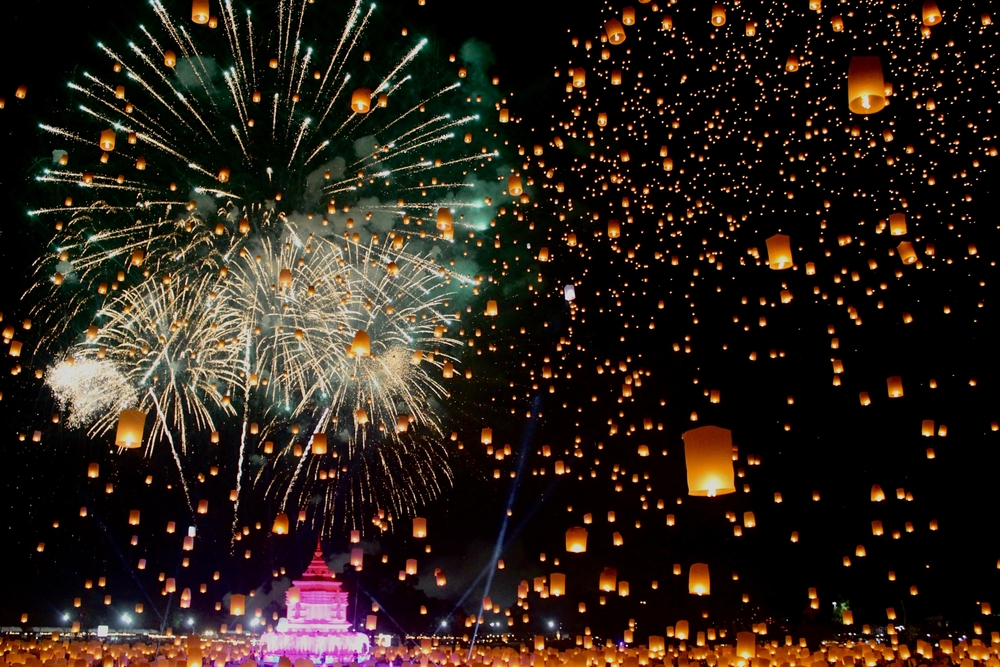 บรรยากาศงานประเพณียี่เป็ง Chiang Mai CAD Khomloy Sky Lantern Festival