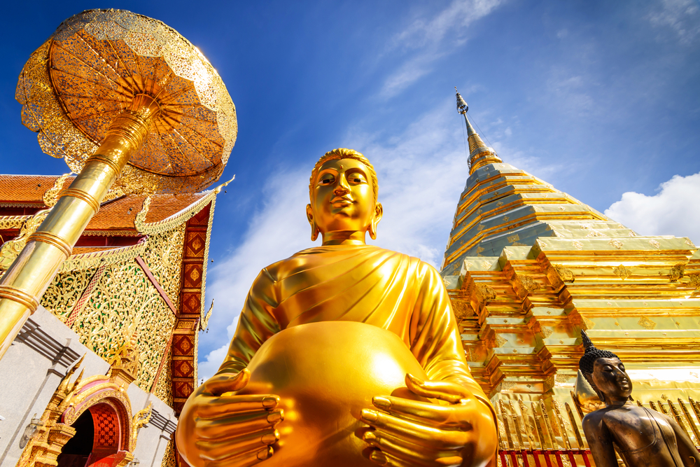 ภายในวัดพระธาตุดอยสุเทพเป็นที่ประดิษฐานของพระพุทธรูปปางต่าง ๆ
