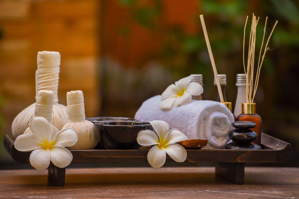 Thai spa set with flowers