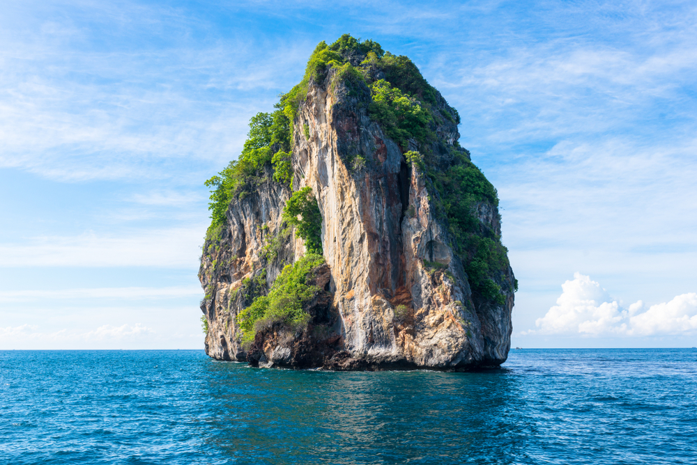 เกาะดอกไม้ จุดดำน้ำภูเก็ตยอดนิยม