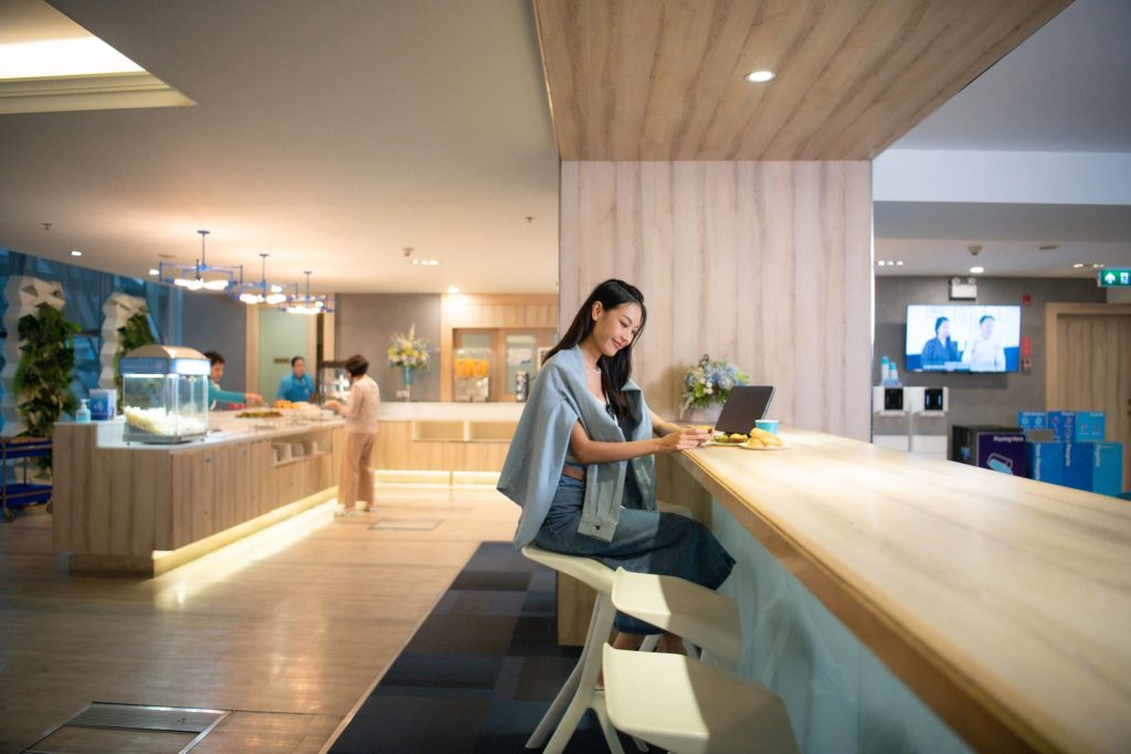 มุมนั่งทำงานใน Boutique Lounge