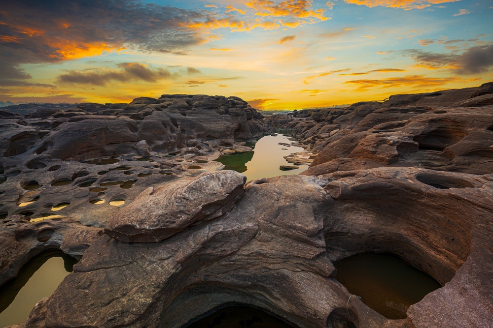 หาดชมดาว จังหวัดอุบลราชธานี ที่เที่ยวเมืองรองของภาคอีสาน