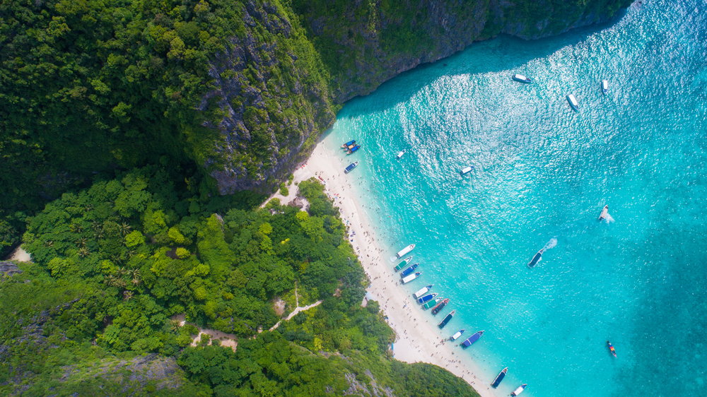 เที่ยวชมอ่าวมาหยา จังหวัดกระบี่ ในช่วงเวลาที่ดีที่สุด