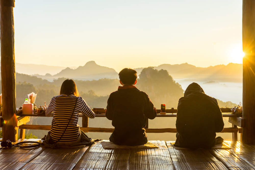 ร้านก๋วยเตี๋ยวห้อยขาในบ้านจ่าโบ่ จังหวัดแม่ฮ่องสอน