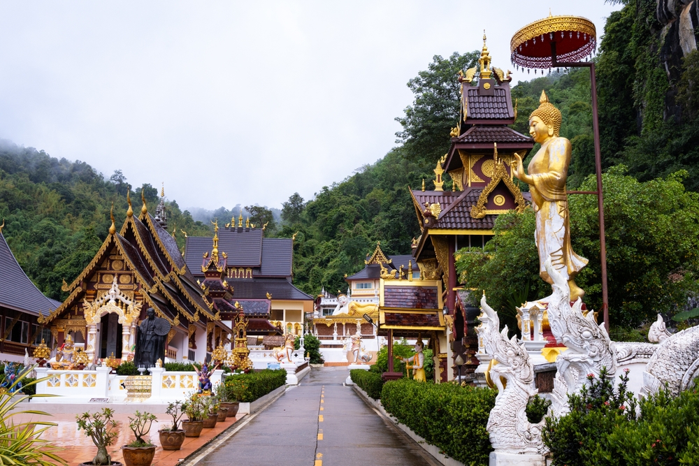 วัดถ้ำเชตวัน จังหวัดน่าน วัดสายมูชื่อดัง