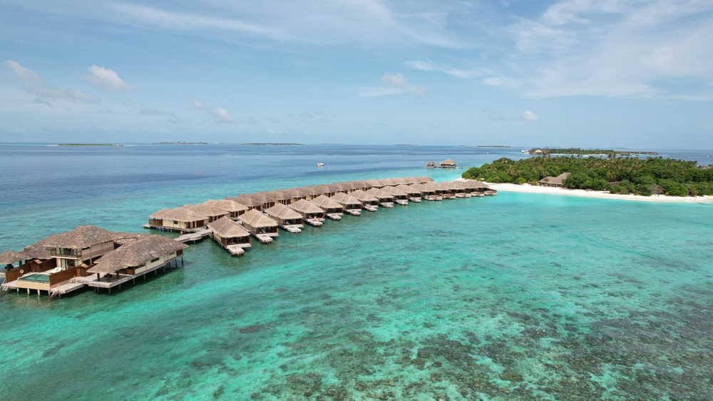 InterContinental Maldives Maamunagau Resort รีสอร์ตที่เหมาะกับการฉลองปีใหม่ 2026 ที่มัลดีฟส์