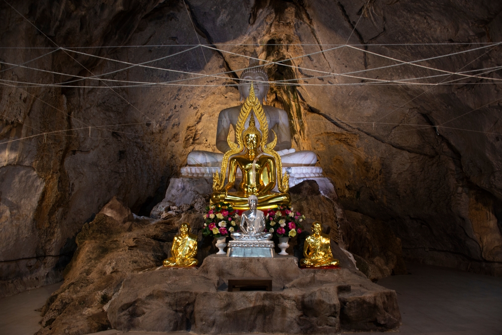 วัดเขาวง (ถ้ำนารายณ์) จังหวัดสระบุรี วัดสายมูชื่อดัง