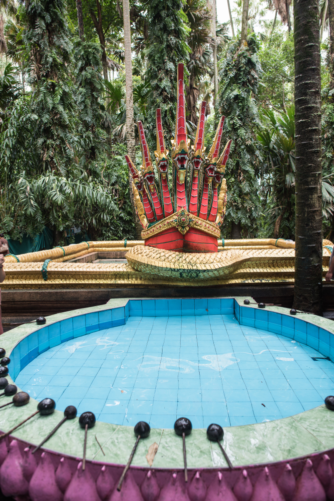 บ่อน้ำมนต์ วัดศิริสุทโธ (ป่าคำชะโนด วังนาคินทร์) จังหวัดอุดรธานี