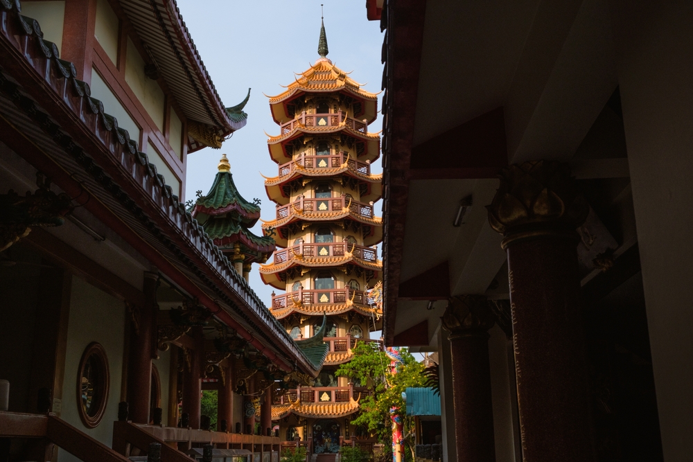 อาคารหงส์แดง ในวัดจีจินเกาะ กรุงเทพฯ