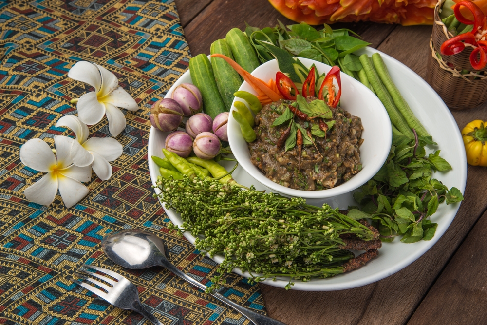 ลาบปลา อาหาร หลวงพระบาง