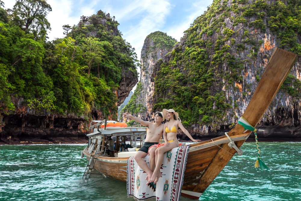 เกาะพีพี จังหวัดกระบี่ ที่เที่ยวกับแฟน ช่วงวันวาเลนไทน์