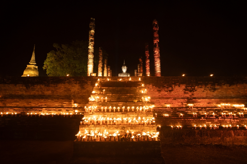 งานเวียนเทียนตะคัน ประเพณีไทยของจังหวัดสุโขทัย
