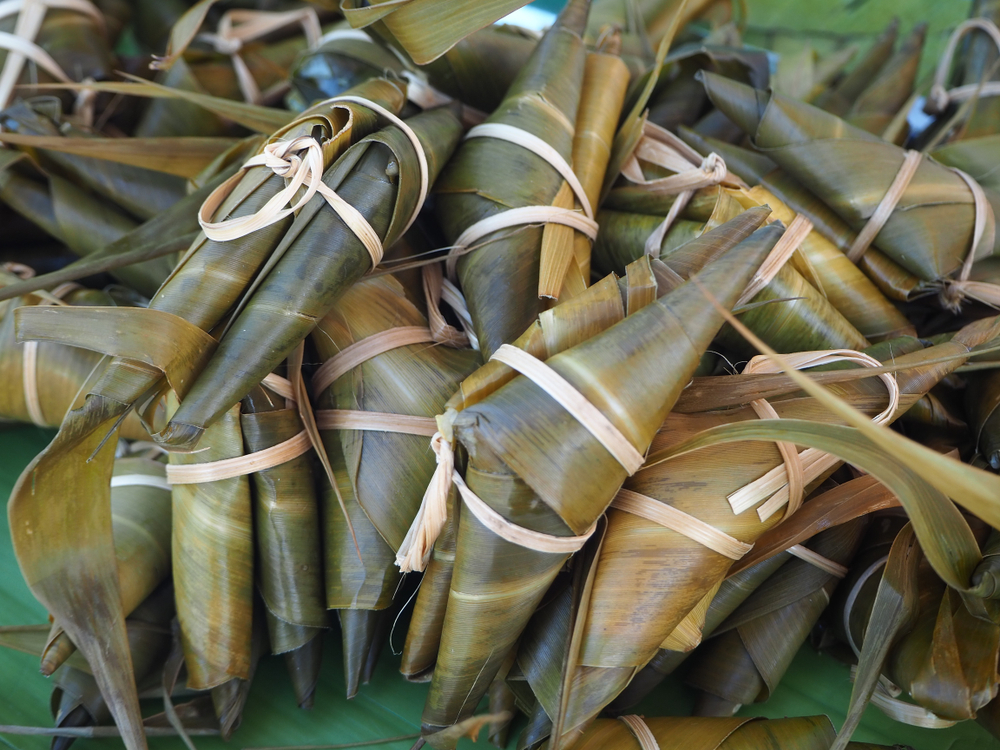 ประเพณีไทยตะนาวศรีและกินข้าวห่อ ประเพณีไทยของจังหวัดราชบุรี