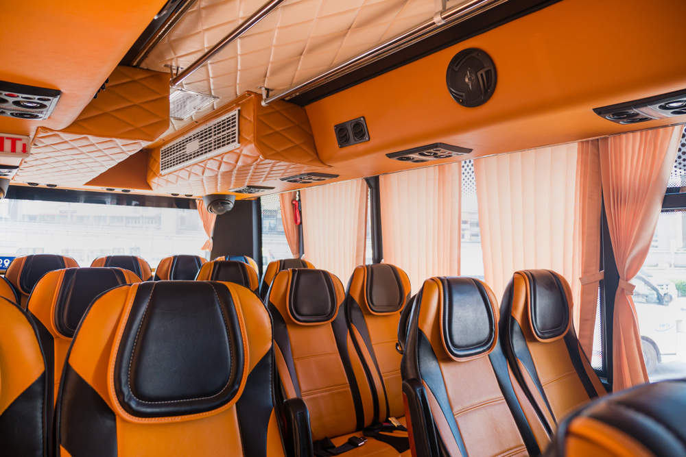 เดินทางไปเกาะพีพี กระบี่ ด้วยรถทัวร์