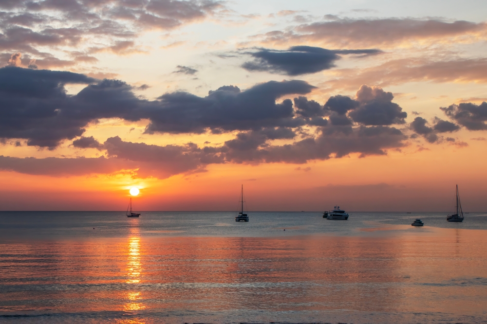 หาดบางเทา จังหวัดภูเก็ต