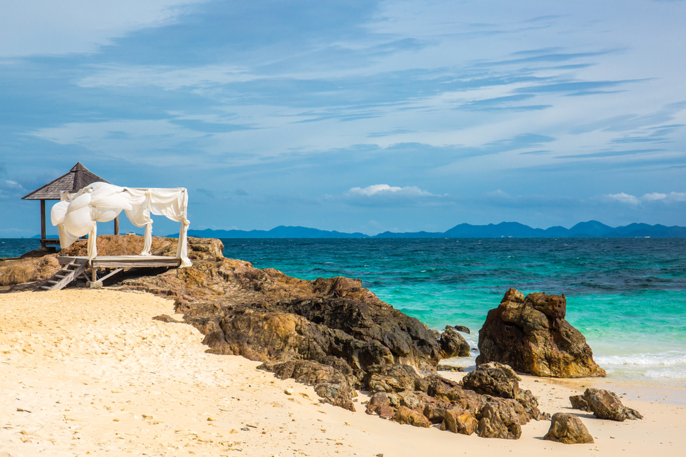 เที่ยวทะเลอันดามันที่ เกาะไม้ท่อน จังหวัดภูเก็ต