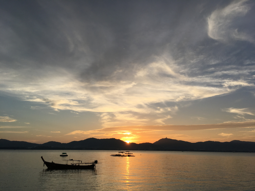 เที่ยวทะเลอันดามันที่ เกาะโหลน จังหวัดภูเก็ต