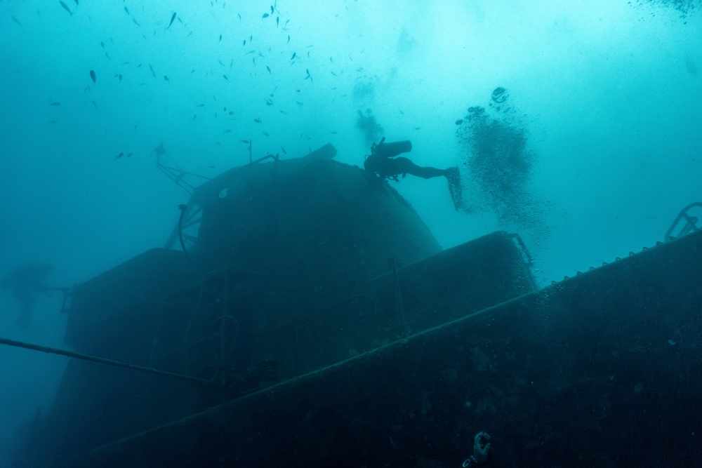 ซากเรือจมสู้ไพรินทร์ (HTMS Suphairin 313) จุดดำน้ำเกาะเต่า จังหวัดสุราษฎร์ธานี