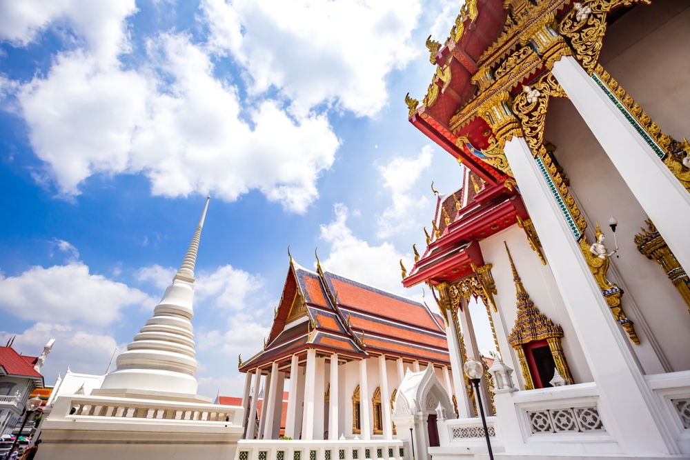 ไหว้พระขอพรเรื่องเงิน โชคลาภ ที่วัดเทวราชกุญชรวรวิหาร กรุงเทพฯ