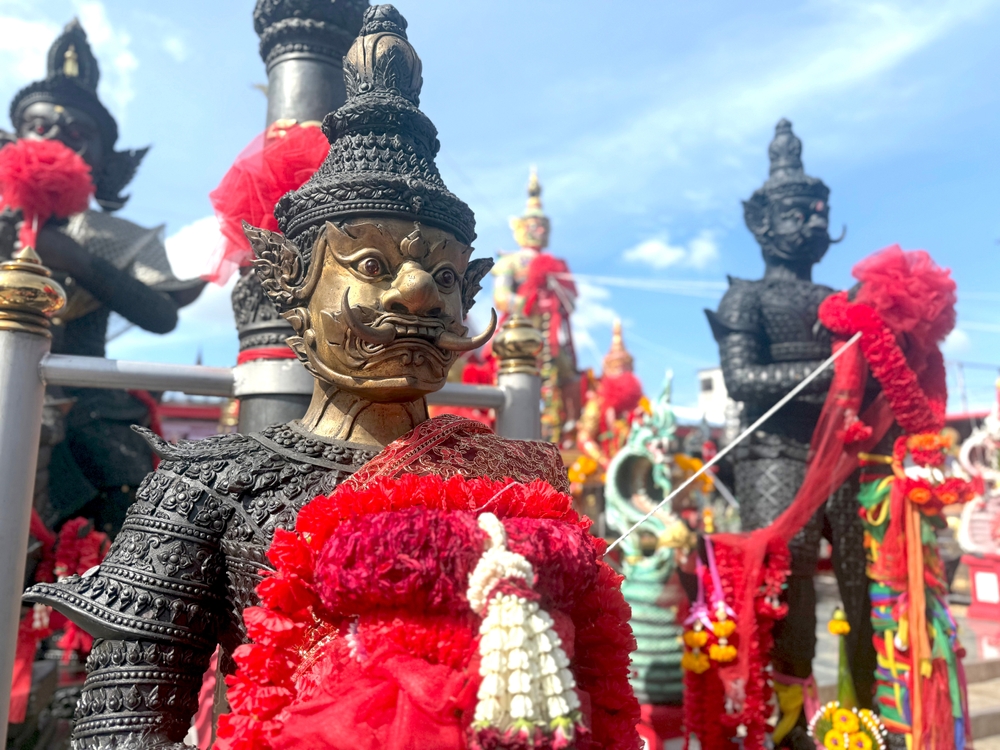 ไหว้พระขอพรเรื่องเงิน โชคลาภ ที่วัดราษฎร์ศรัทธาธรรม (วัดบางชัน) กรุงเทพฯ